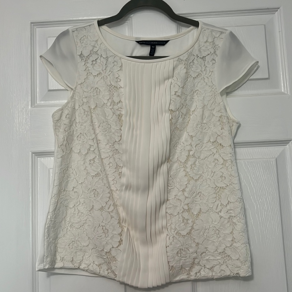 White House Black Market ivory short sleeve blouse with lace/pleats MP like new